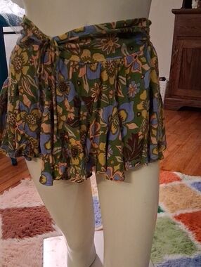 Floral Tie-Waist Mini Skort in Olive Green